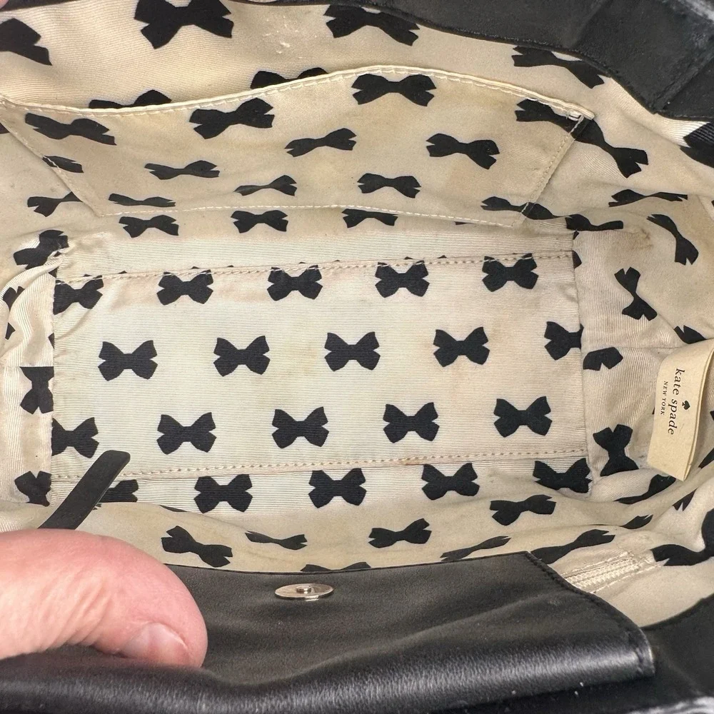Kate Spade NY Chelsa Park Gigi Patent‎ Leather Stripe Preowned No Shoulder Strap